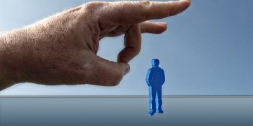 3 maneras de manejar la ansiedad laboral cuando hay despidos