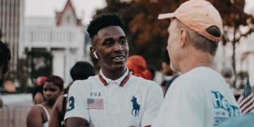 Cómo las pequeñas conversaciones diarias pueden mejorar tu bienestar