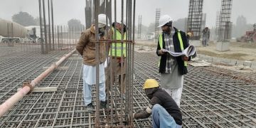 Los hombres tienen más probabilidades de elegir tareas más riesgosas en comparación con las mujeres