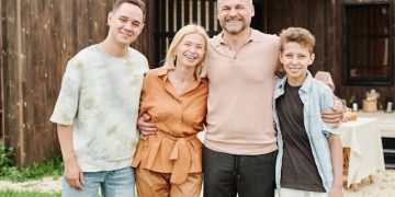 La supervisión de los padres disuade el consumo de sustancias en los adolescentes