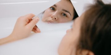 El sorprendente vínculo entre narcisismo y rendimiento cognitivo