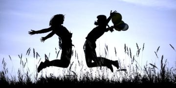 Disfrutar de la naturaleza, no solo visitarla, está vinculado a una mayor felicidad y satisfacción vital