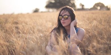 Cómo los sentimientos diarios de soledad pueden acelerar el proceso de envejecimiento