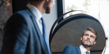 Ciertos tipos de narcisismo tienen actitudes antiinmigrantes