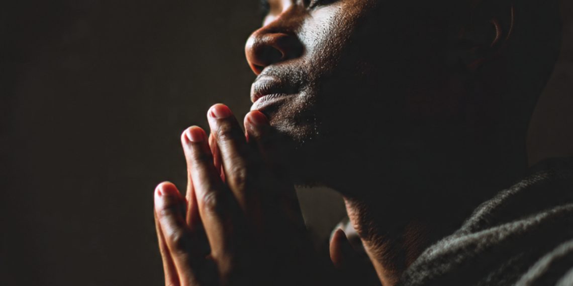 ¿Puede la fe domar el ego en el trabajo?